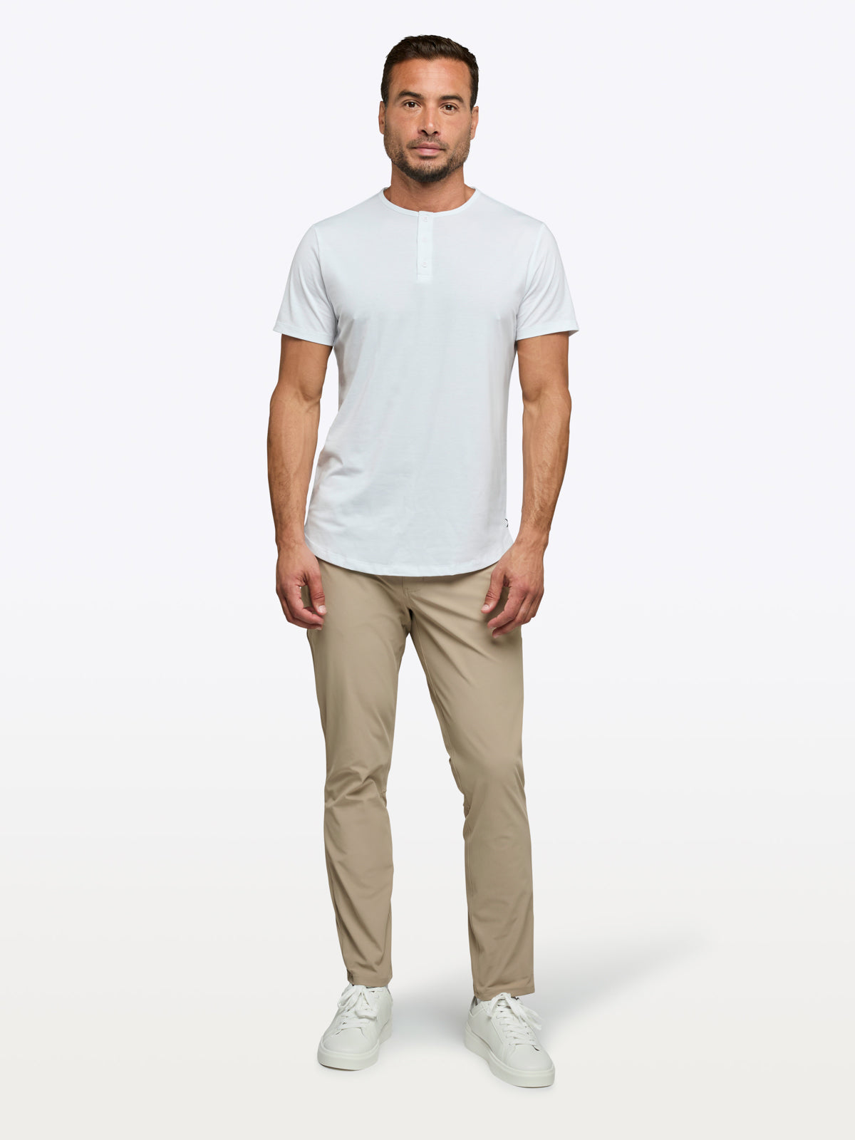 AO Henley Curve-Hem | White Signature-fit PYCA Pro®