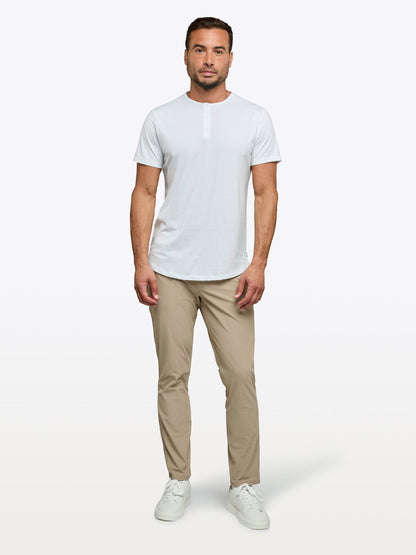 AO Henley Curve-Hem | White Signature-fit PYCA Pro®